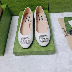 Gucci Flat Shoes